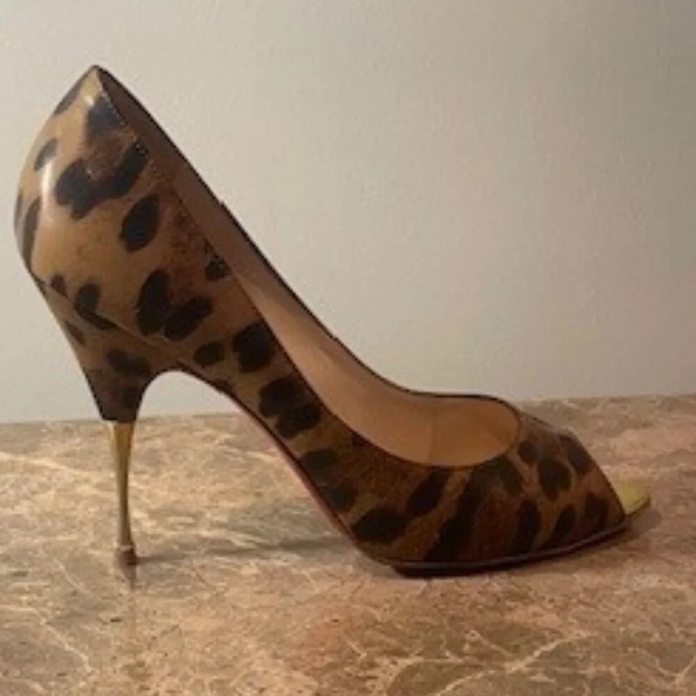 Christian Louboutin VINTAGE Yotruche Leopard Patent Leather Heels – Sz 8